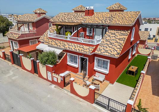 Town house in Villamartin