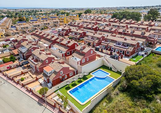 Town house in Villamartin
