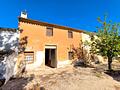 Country house in Yecla