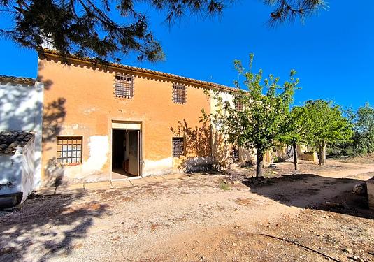 Country house in Yecla