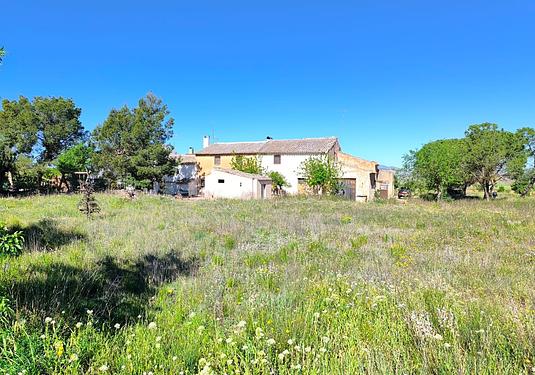 Country house in Yecla