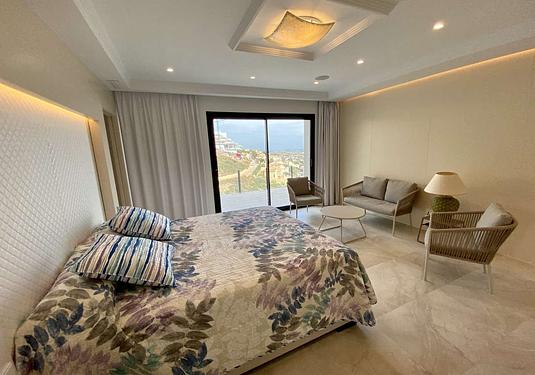 Villa in Cumbre del Sol