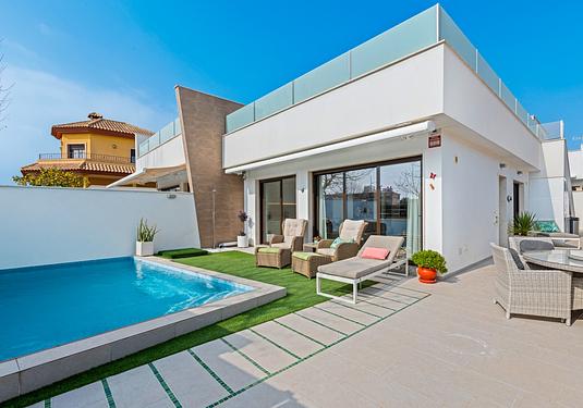 Villa in Pilar de La Horadada