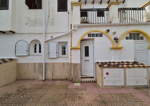 Apartment in San Miguel de Salinas