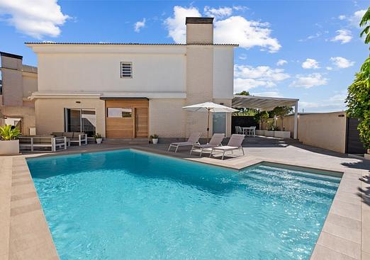 Villa in Alfas del Pi