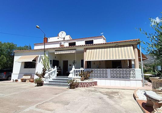 Villa in Crevillent