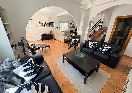 Villa in Canadas De San Pedro