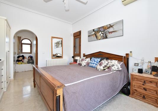 Villa in Algorfa