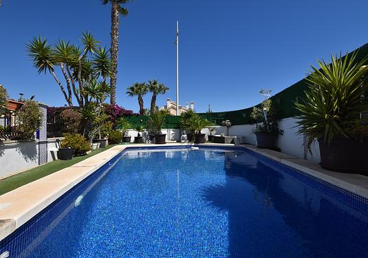 Villa in Algorfa