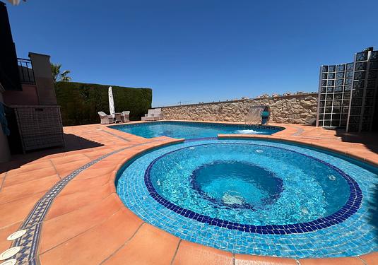 Villa in Algorfa