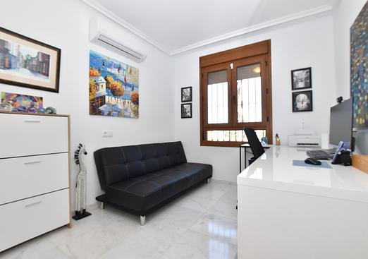 Villa in Algorfa