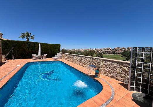 Villa in Algorfa