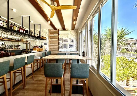Commercial in Cabo Roig