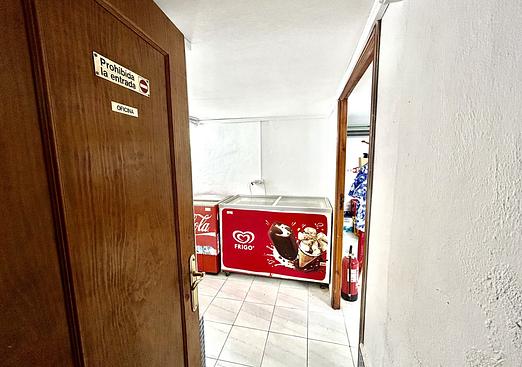 Commercial in Cabo Roig