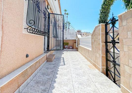 Bungalow in Los Alcazares