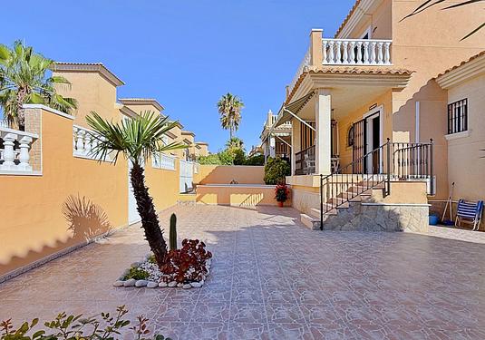 Villa in Orihuela