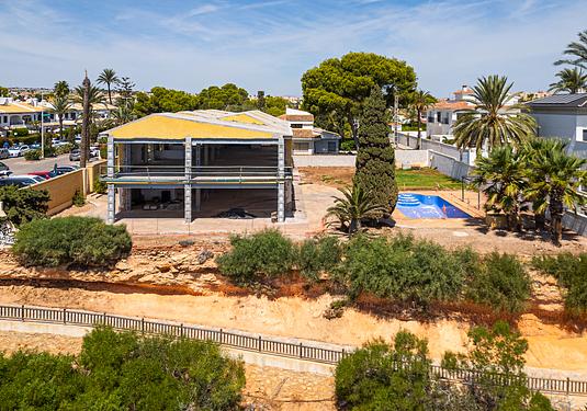 Villa in Orihuela Costa