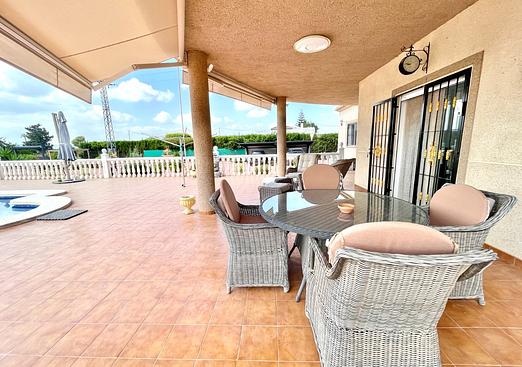 Villa in Catral