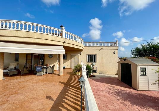 Villa in Catral