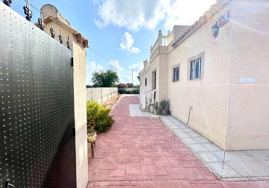 Villa in Catral