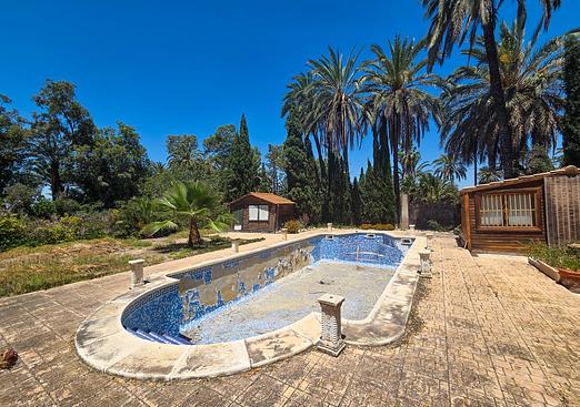 Villa in Elche