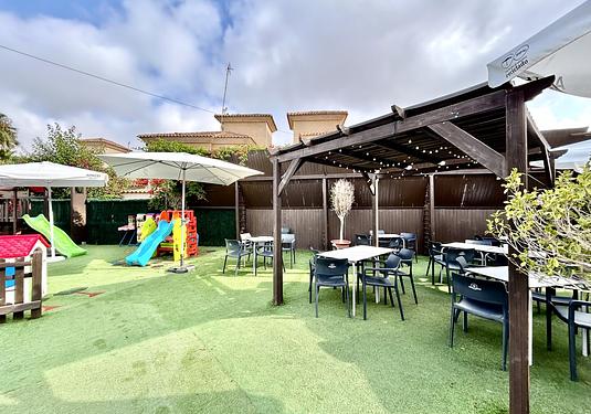 Commercial in Villamartin