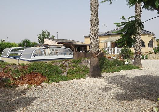 Country house in Dolores