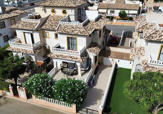 Quad villa in Lomas de Caboroig
