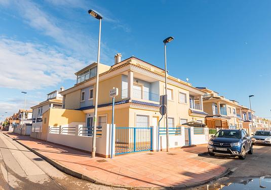 Town house in Los Alcazares