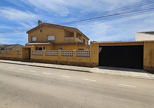 Villa in Los Alcazares