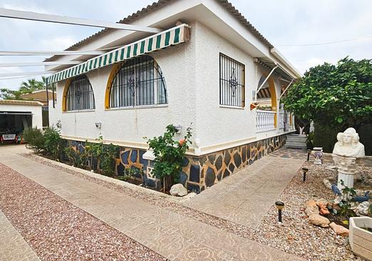 Villa in Los Alcazares