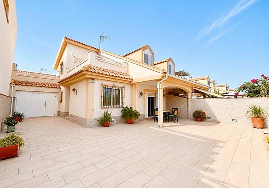 Town house in Torre de La Horadada