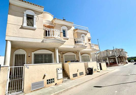 Town house in Heredades