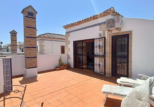 Villa in Algorfa