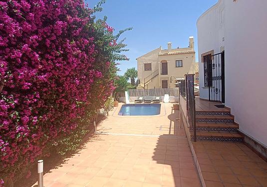 Villa in Algorfa
