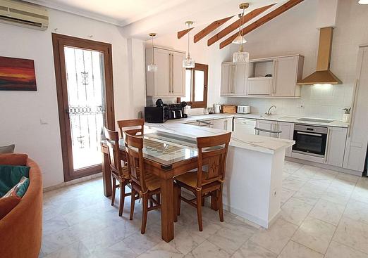 Villa in Algorfa