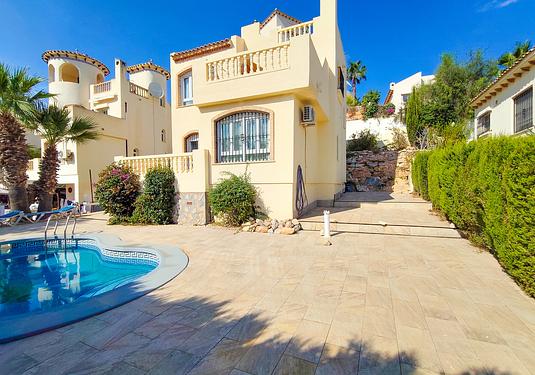 Villa in Villamartin