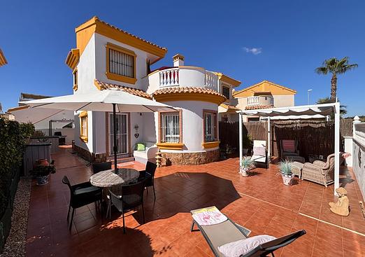 Villa in Guardamar del Segura