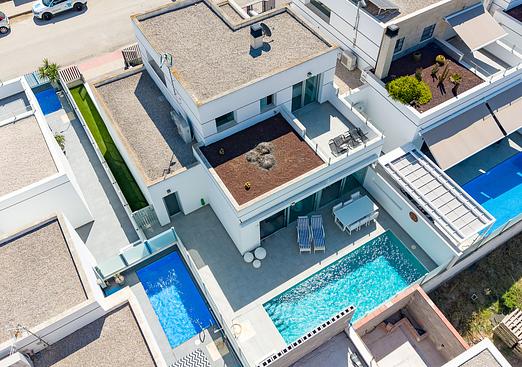 Semi detached in Dolores
