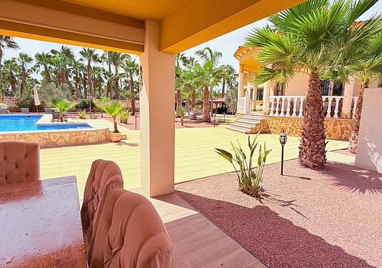 Villa in Catral