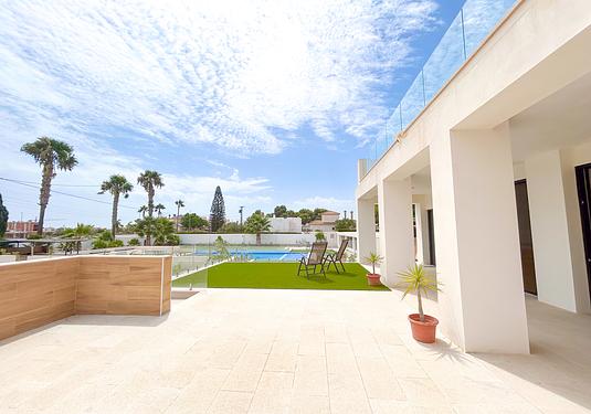 Villa in Los Montesinos