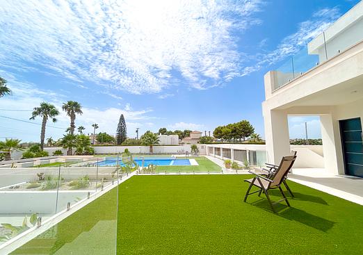 Villa in Los Montesinos