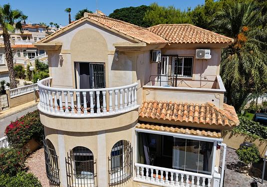 Villa in Orihuela Costa