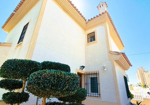 Villa in Orihuela Costa