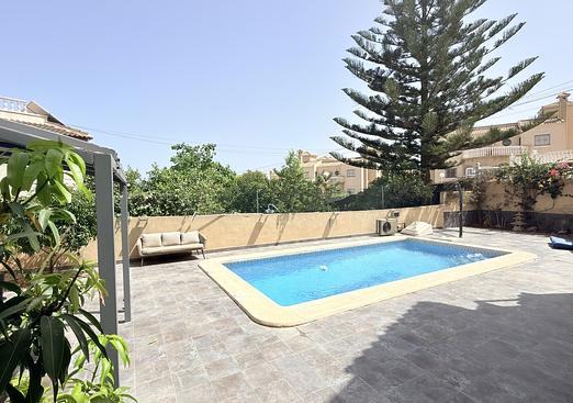 Villa in Orihuela Costa