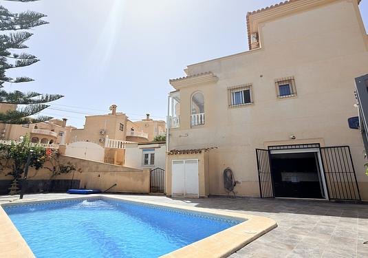 Villa in Orihuela Costa