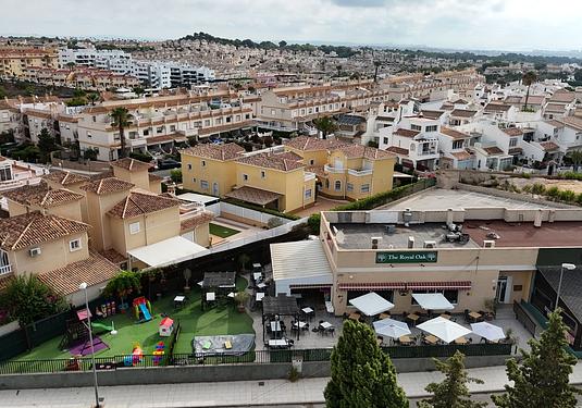 Commercial in Villamartin