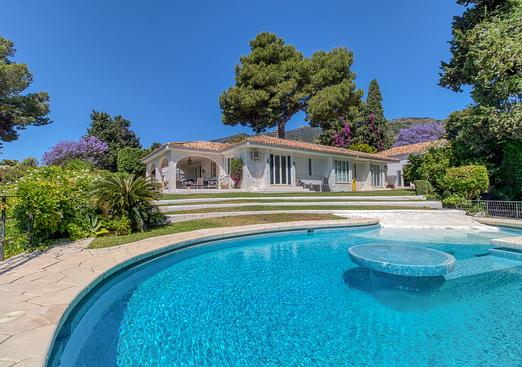 Villa in Benalmadena