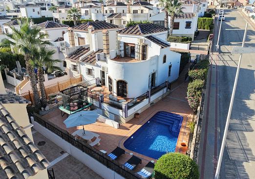 Villa in Algorfa