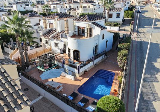 Villa in Algorfa